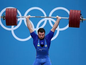 06_08_2012_weightlifting_149916487_sd